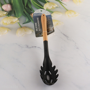 Top products black silicone kitchen utensils reusable spaghetti spatula with wooden handle