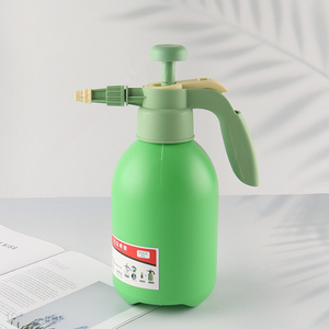 China Wholesale Empty Plastic <em>Spray</em> <em>Bottle</em> Hand-Held Watering Can