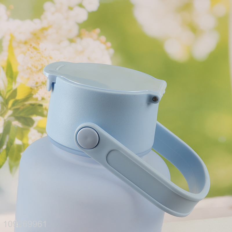 China Imports 1500 2000ML Plastic Water Bottle Portable Leak Proof Water Bottle