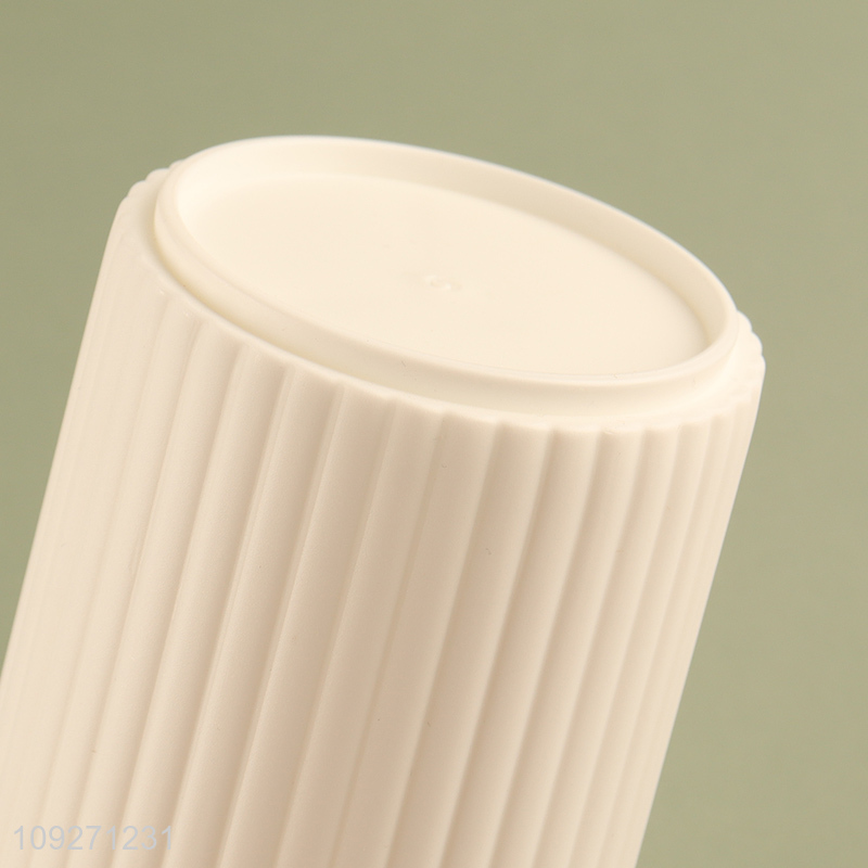 Online wholesale white bathroom accessories liquid soap dispenser