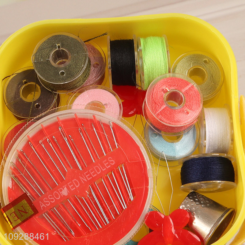 Low price household sewing kit with plastic box